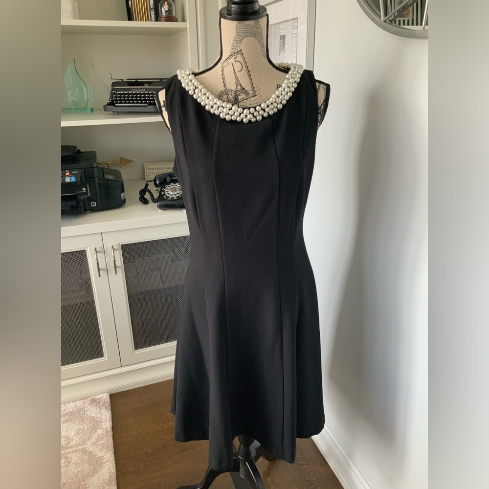 KARL LAGERFELD PARIS Pearl Neckline Black Sleeveless Dress Size 10 BRAND NEW